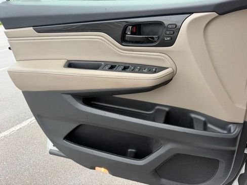 Used 2023 Honda Odyssey Touring image 23