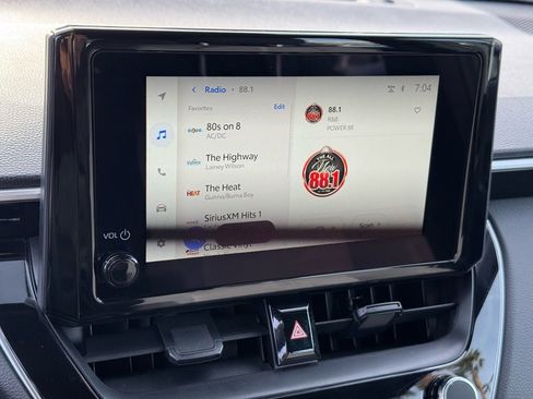 Used 2025 Toyota Corolla Cross image 27