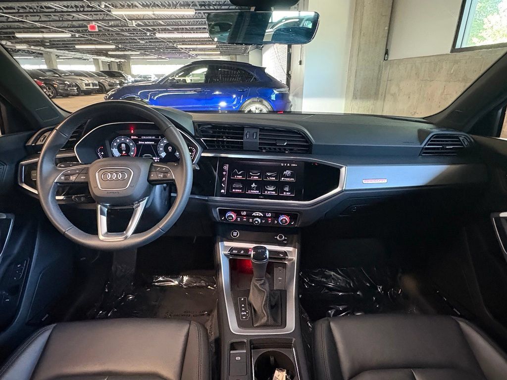 Used 2025 Audi Q3 2.0T Premium Plus w/ Premium Plus Package AWD/4WD image 16