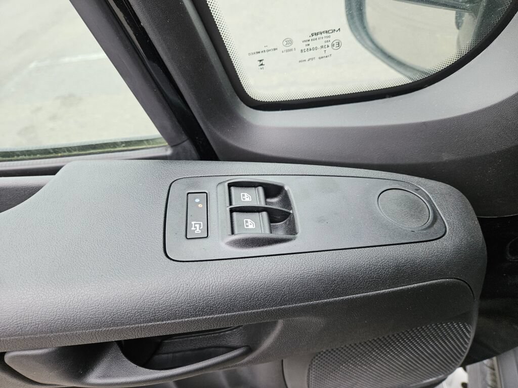 Used 2025 RAM ProMaster 1500 FWD image 15
