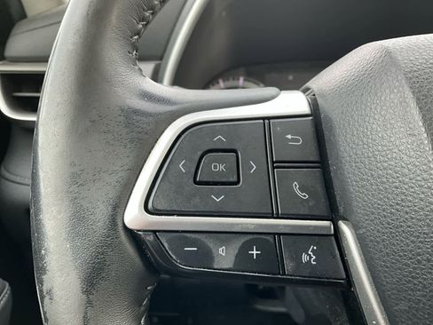 Used 2023 Toyota Highlander XLE image 21