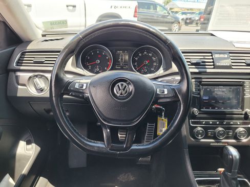 Used 2018 Volkswagen Passat 2.0T S FWD image 15