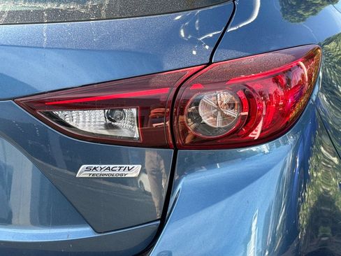 Used 2018 MAZDA MAZDA3 Touring FWD image 7