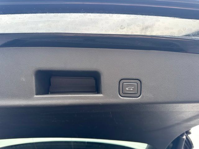 Used 2025 Buick Enclave Preferred FWD image 6