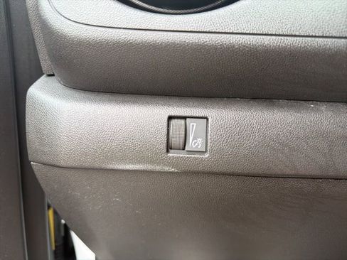 Used 2024 Chevrolet Colorado W/T w/ WT Convenience Package image 19