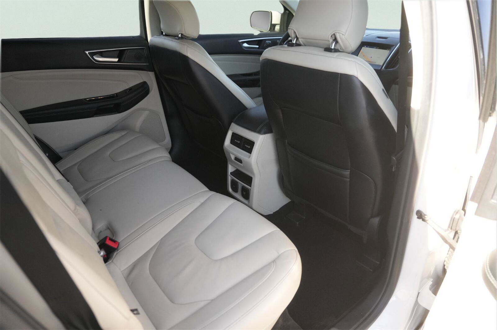 Used 2019 Ford Edge Titanium w/ Equipment Group 301A FWD image 15