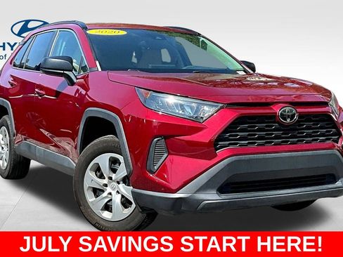 Used 2020 Toyota RAV4 LE FWD image 2