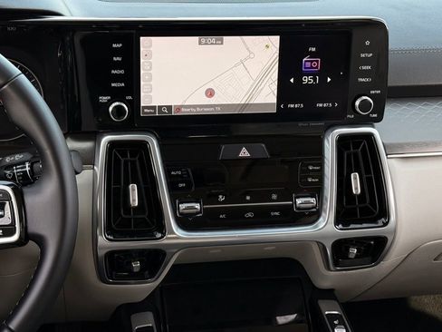 Used 2022 Kia Sorento SX image 17