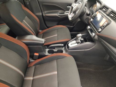 Used 2024 Nissan Versa SR image 21