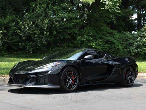 Used 2024 Chevrolet Corvette Z06 image 18