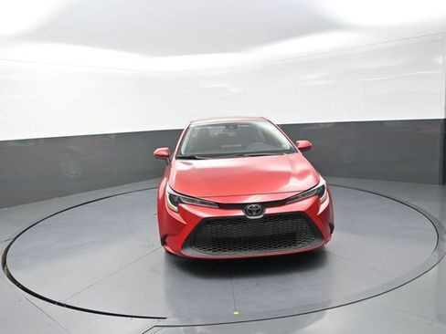 Used 2021 Toyota Corolla LE FWD image 18