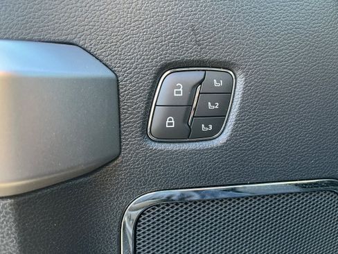 Certified 2022 Ford F250 Lariat w/ Black Appearance Package image 27