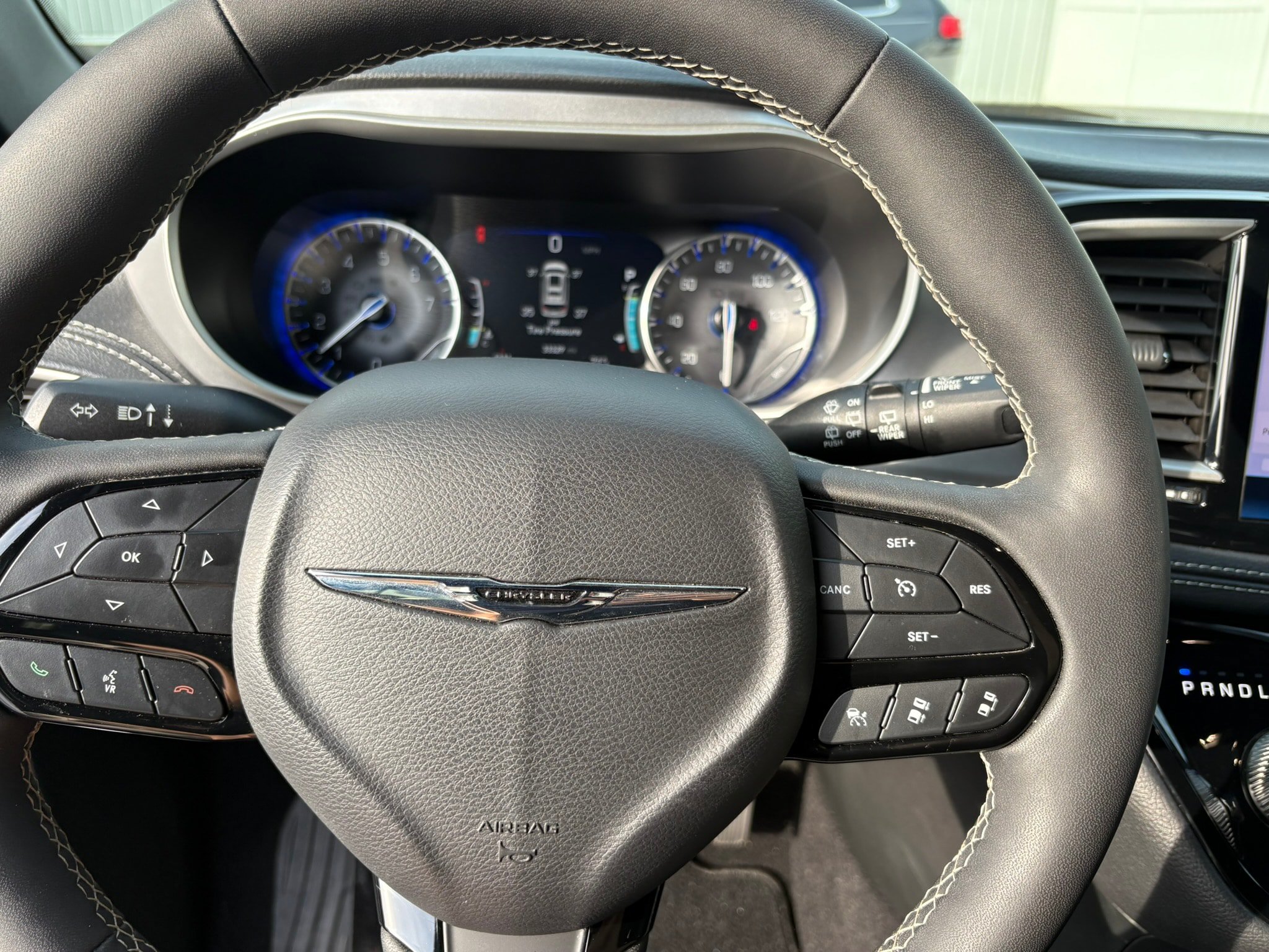 Used 2023 Chrysler Pacifica Touring-L w/ S Appearance Package FWD image 18