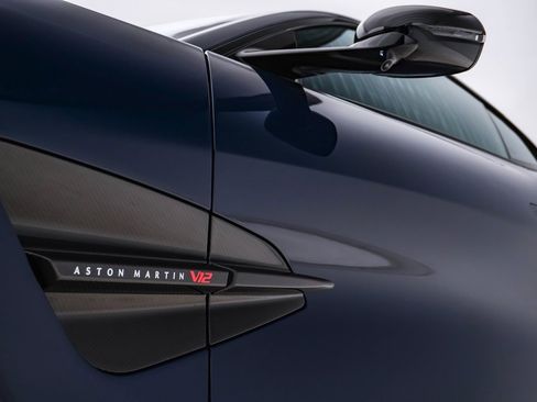 New 2025 Aston Martin Vanquish image 6