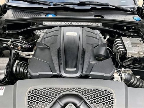 Used 2021 Porsche Macan S image 30