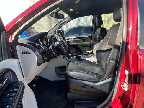 Used 2019 Dodge Grand Caravan SXT image 26