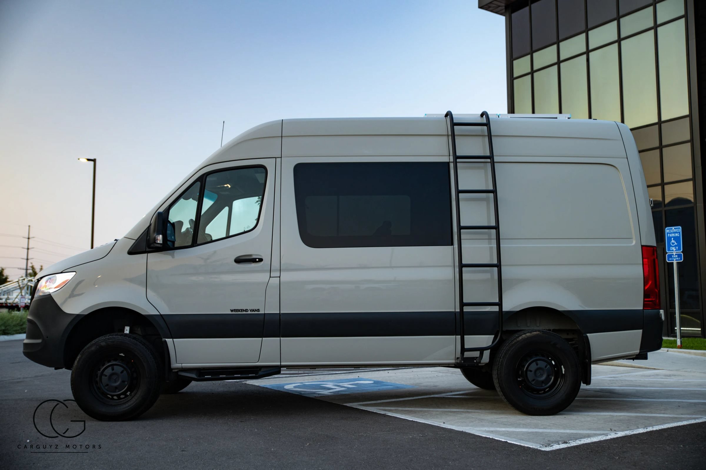 Used 2024 Mercedes-Benz Sprinter 2500 image 9