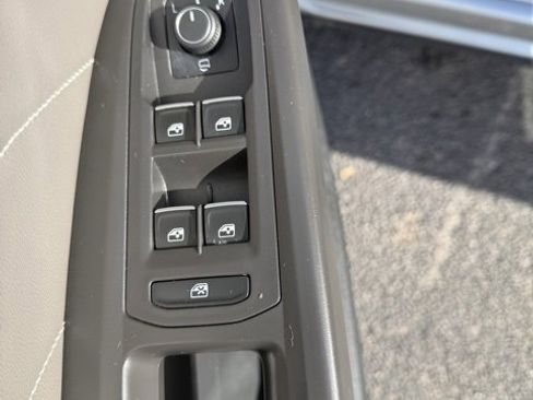 Used 2023 Volkswagen Atlas Cross Sport SEL Premium R-Line image 16