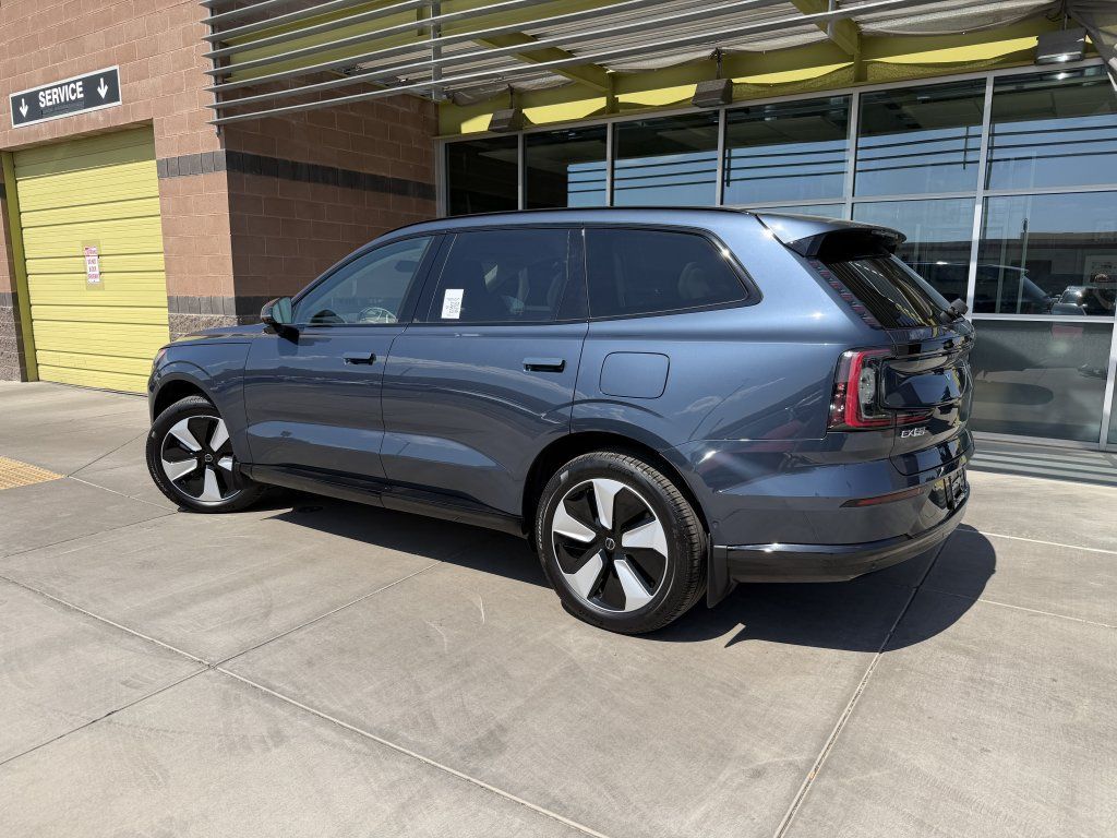 Used 2025 Volvo EX90 Plus AWD/4WD image 5