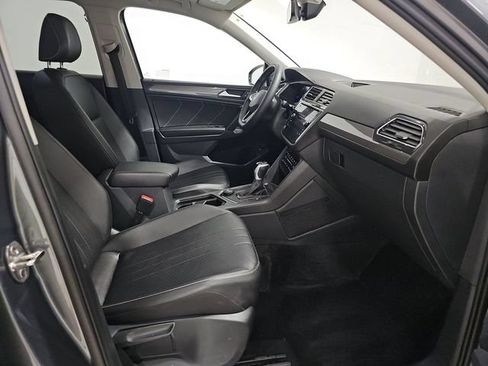 Used 2024 Volkswagen Tiguan SE AWD/4WD image 7