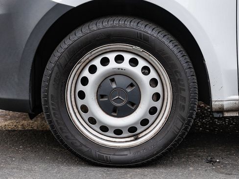 Used 2022 Mercedes-Benz Metris image 9