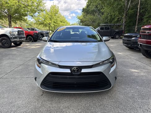 Used 2023 Toyota Corolla LE FWD image 2