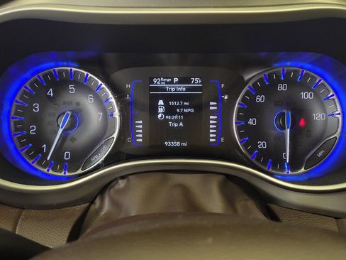 Used 2021 Chrysler Voyager Lxi FWD image 23
