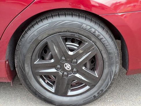 Used 2015 Toyota Camry LE image 18