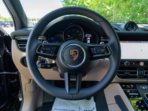 Used 2026 Porsche Macan AWD/4WD image 26