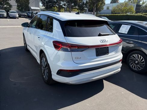 Used 2023 Audi Q4 e-tron Premium Plus w/ Premium Plus RWD image 4
