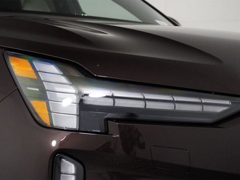 New 2025 Volvo EX90 Ultra image 13