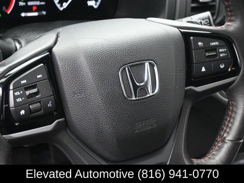 Used 2025 Honda Odyssey Sport-L image 12