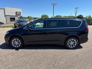 Used 2024 Chrysler Pacifica Touring-L AWD/4WD video 2