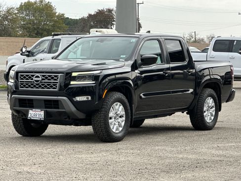 Used 2022 Nissan Frontier SV w/ SV Premium Package image 8