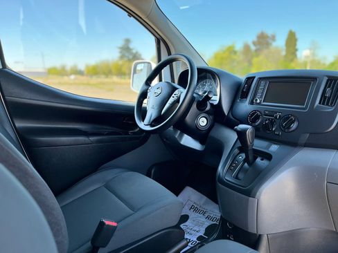 Used 2021 Nissan NV200 S image 24