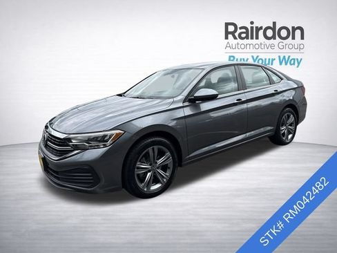 Used 2024 Volkswagen Jetta SE FWD image 3