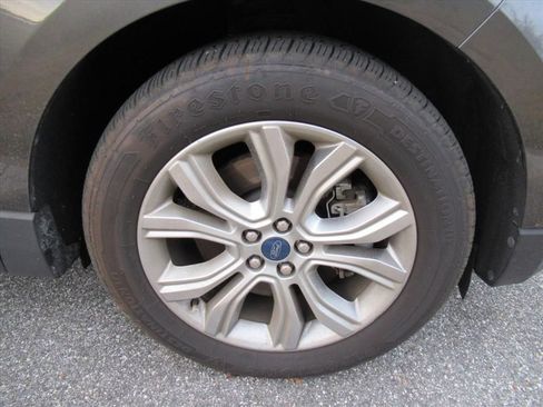 Used 2020 Ford Edge Titanium w/ Class II Trailer Tow Package image 5