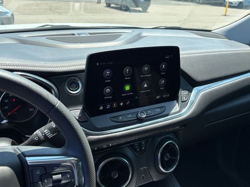 Used 2025 Chevrolet Blazer LT FWD image 17