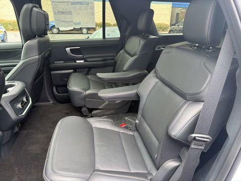 New 2026 Ford Expedition Platinum w/ Stealth Appearance Package AWD/4WD image 8