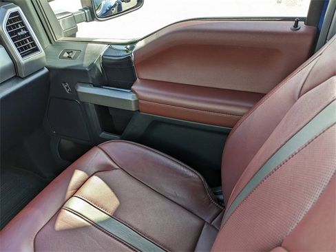 Used 2022 Ford F450 Platinum w/ FX4 Off-Road Package image 17