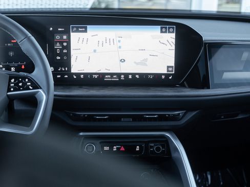 New 2025 Audi Q5 Prestige image 13