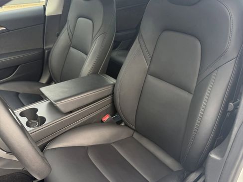 Used 2023 Tesla Model 3 Standard Range RWD image 7