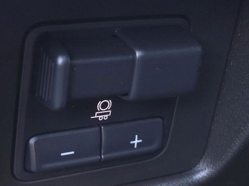 Used 2024 Chevrolet Colorado Trail Boss w/ Technology Package AWD/4WD image 14