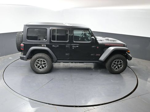 Used 2025 Jeep Wrangler Unlimited Rubicon AWD/4WD image 14