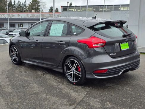 Used 2017 Ford Focus ST w/ Equipment Group 402A image 39