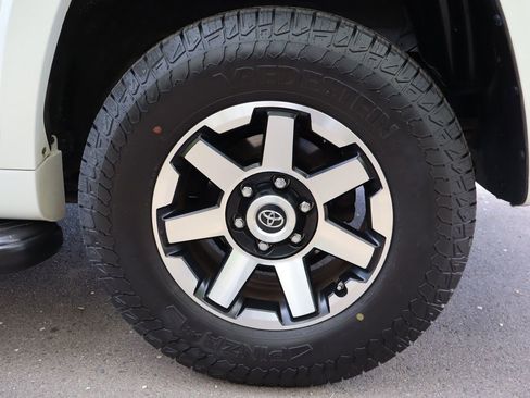 Used 2011 Toyota 4Runner SR5 image 41