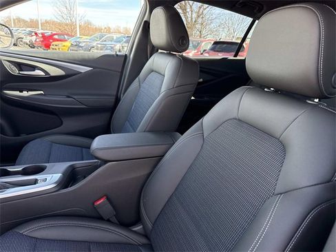 New 2026 Buick Envista Preferred image 13