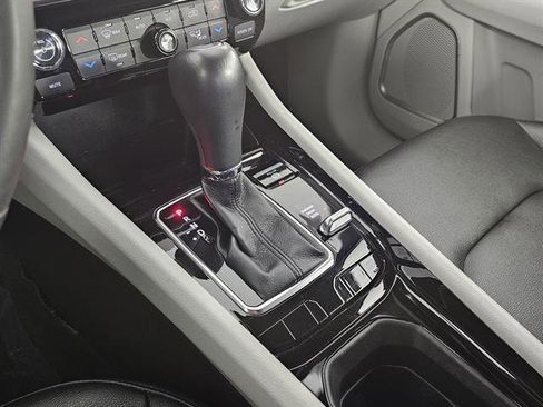 Used 2024 Jeep Compass Limited image 35