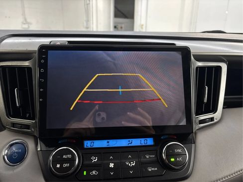 Used 2018 Toyota RAV4 XLE w/ Carpet Mat Package AWD/4WD image 36