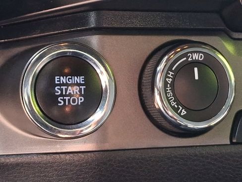 Used 2019 Toyota Tacoma TRD Sport w/ Technology Package AWD/4WD image 26